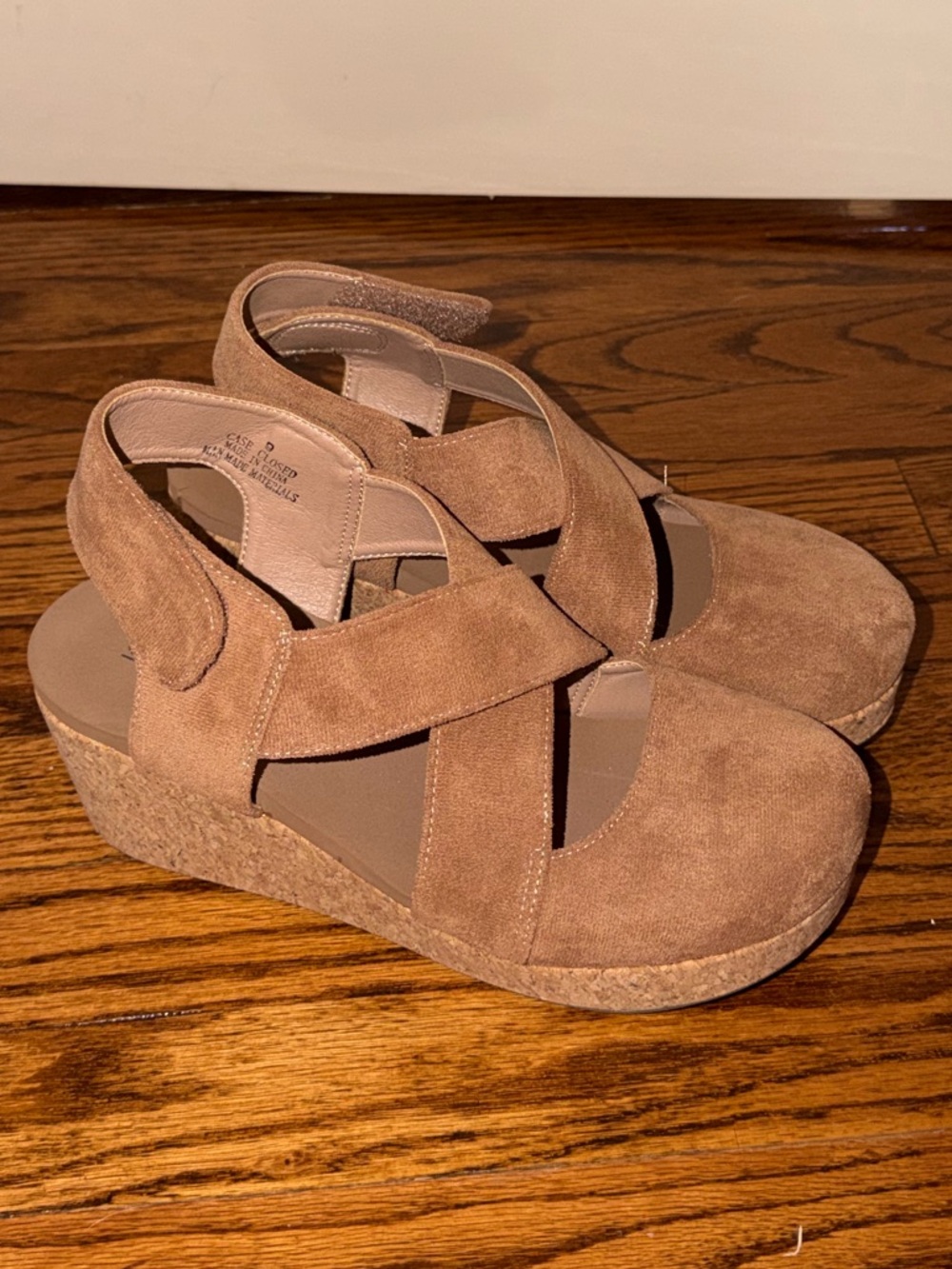 Corky’s Brown Cork Wedge Sandals - Picture 3 of 11